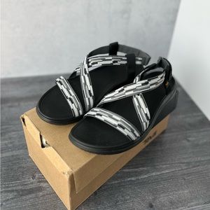 Teva Terra Float Livia Size 9 Women’s Sandals